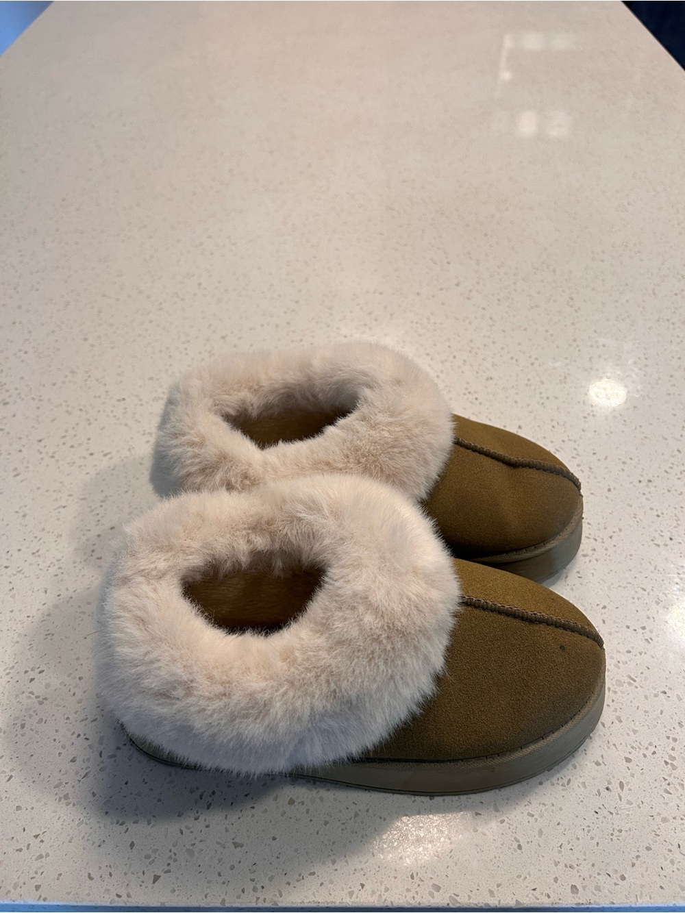 Cozy Faux Fur Lined Slip-On Slippers in Olive